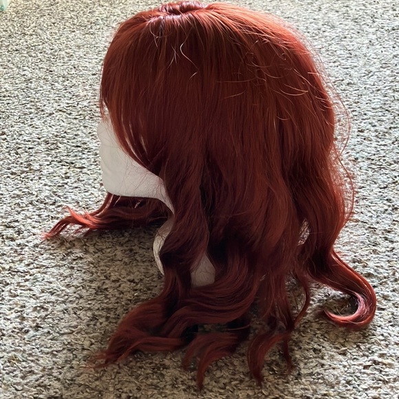 Stylish Red Wig for Women - Picture 2 of 5